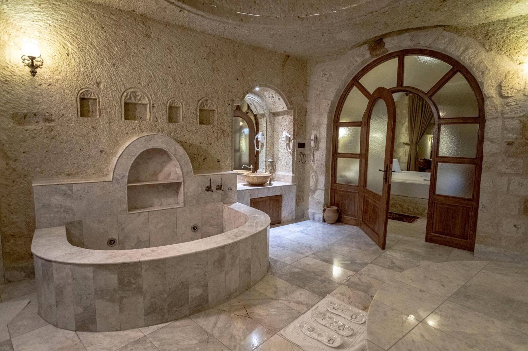 Kemerhan Cave Suites Ürgüp Ngoại thất bức ảnh